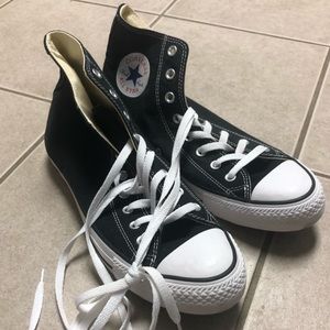 Size 11 Men’s Converse